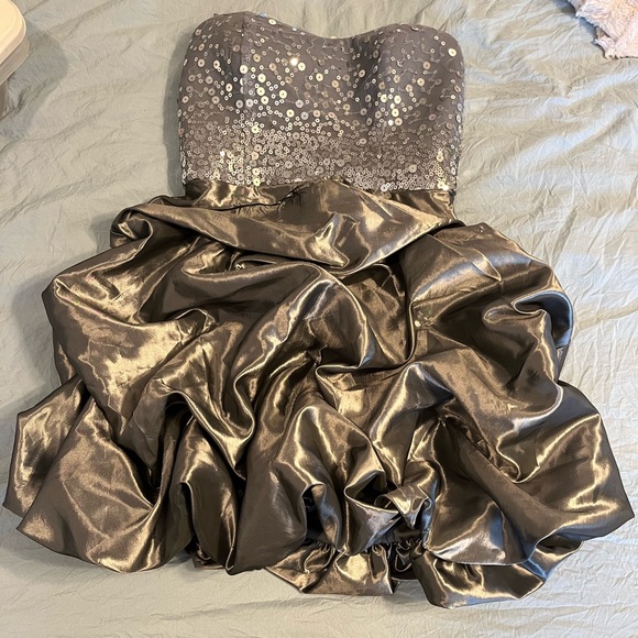 Trixxi Dresses & Skirts - Trixxi Size 3 Gray Strapless Sequin Puff Skirt Formal Short Mini Dress